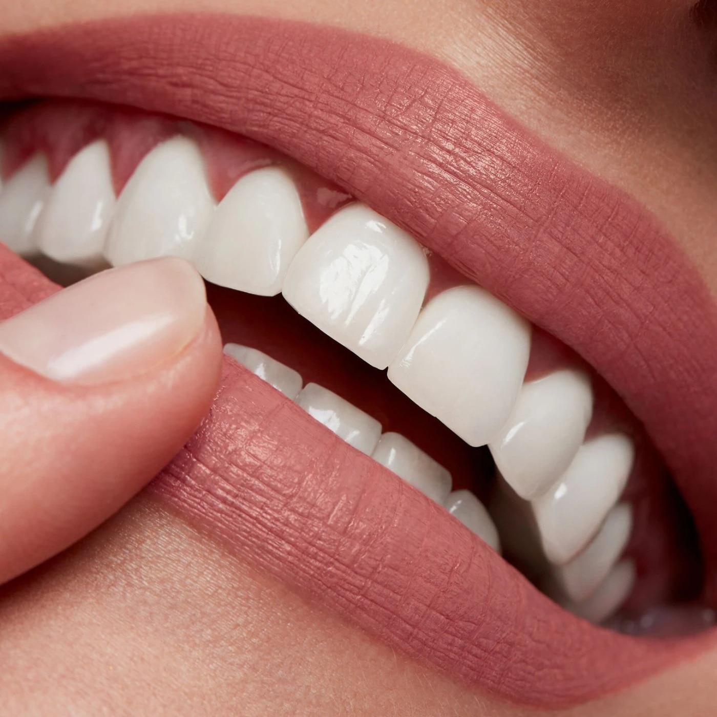 SILKY LIP CRÈME BLUSHING (LABIAL EN CREMA)